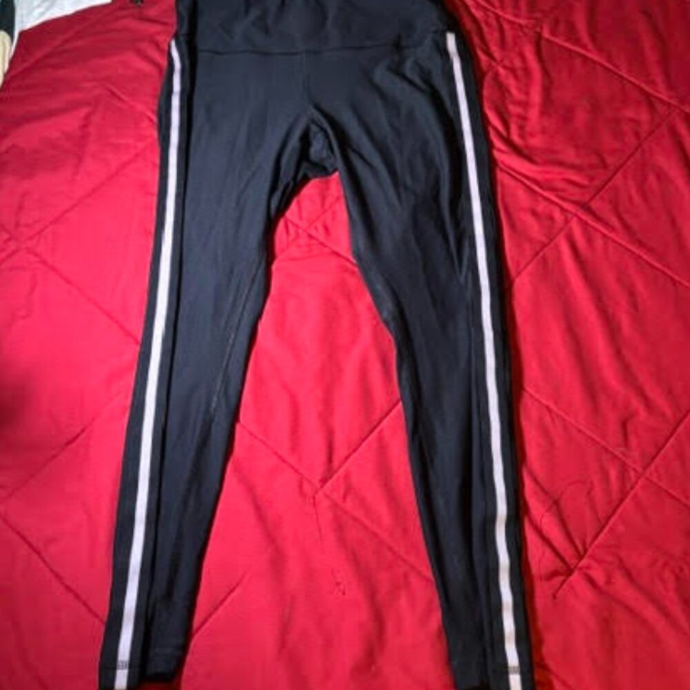 🖤 Black & White High-Waisted Workout Leggings — Sleek, Tight, Snatched Fit 🖤